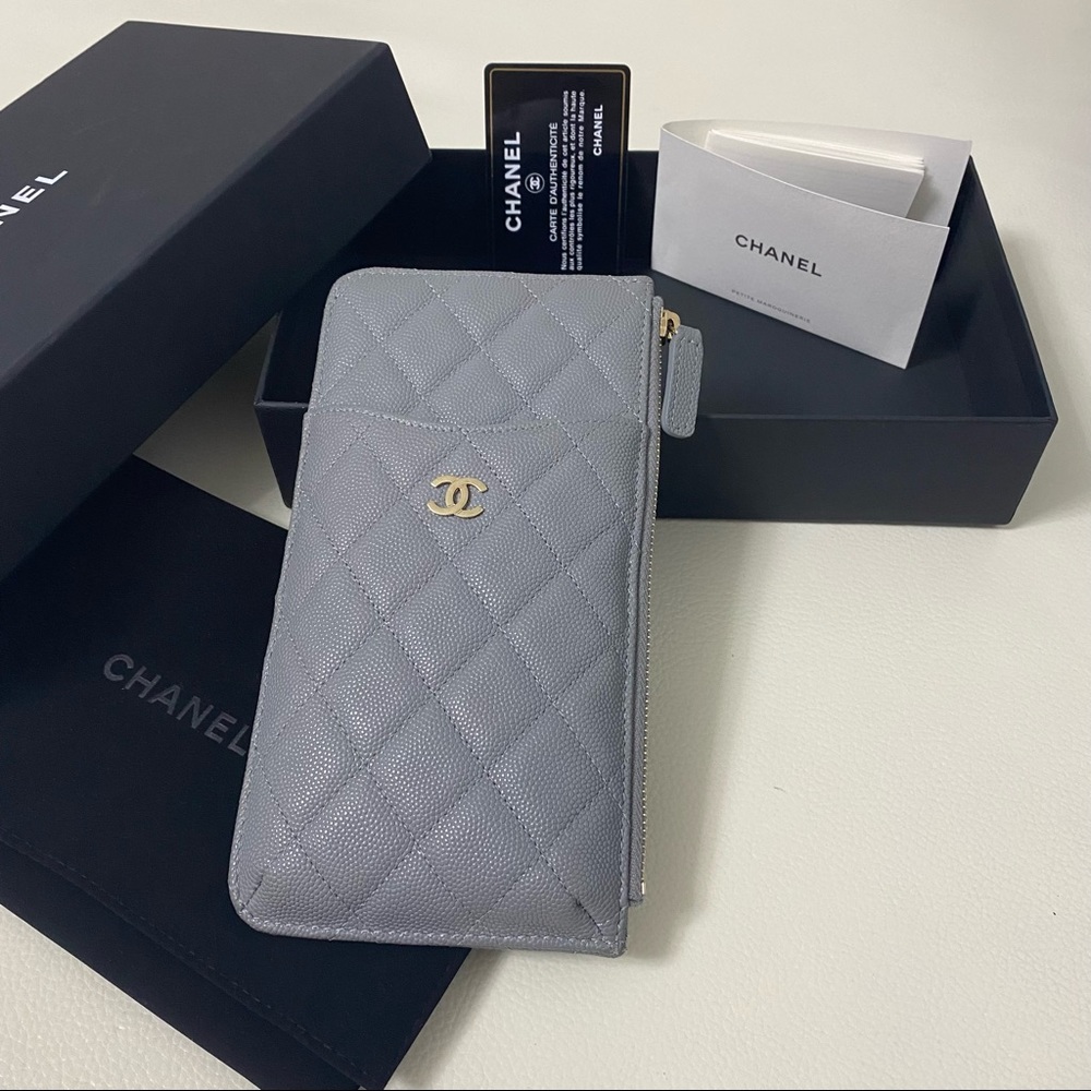 Chanel Phone Card Holder Pouch Interlocking CC logo Zipper Wallet Cute Elegant - Picture 17 of 17